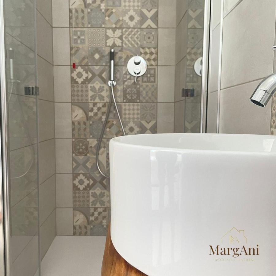 Double Room,1466442002:JPEG